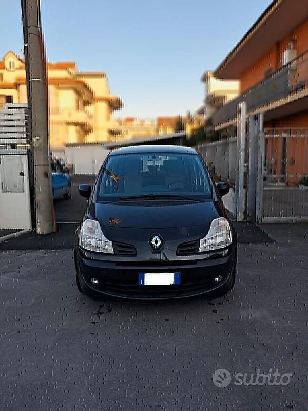 Nero Usata 2010 Renault Modus Dynamique Monovolume | 2400 € (Super prezzo) - Immagine 1/4