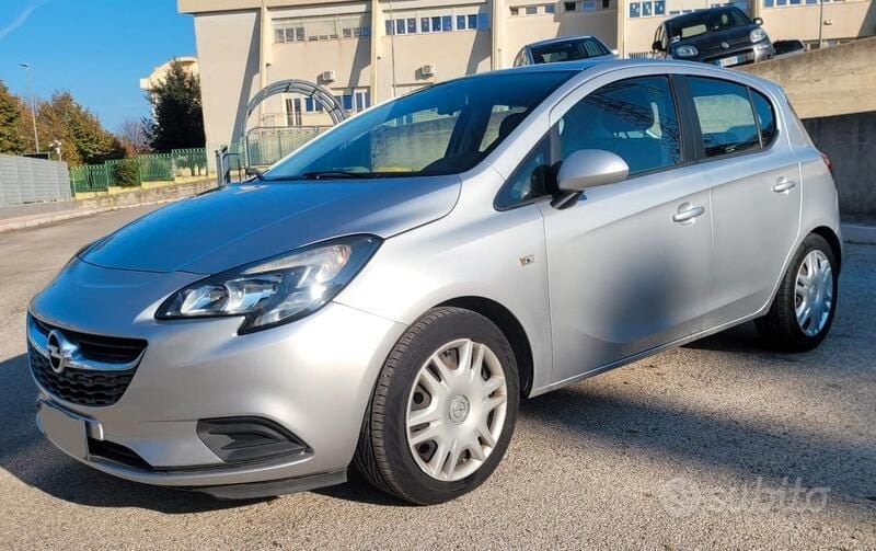 Usata Opel Corsa 69 CV (50 kW) 2016 Argento Berlina