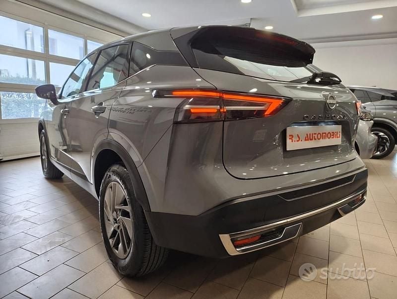 Usata Nissan Qashqai Acenta 140 CV (102 kW) 2025 Grigio SUV