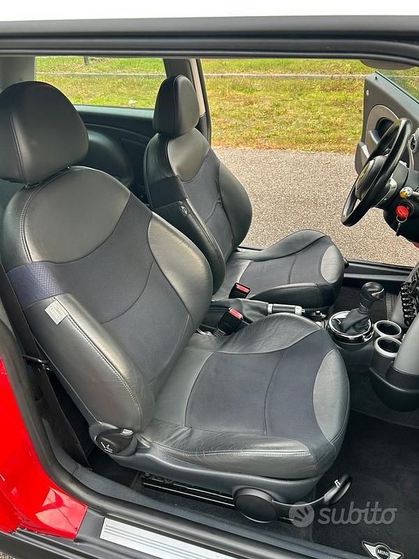 Usata Mini Cooper S 170 CV (125 kW) 2006 Rosso Utilitaria