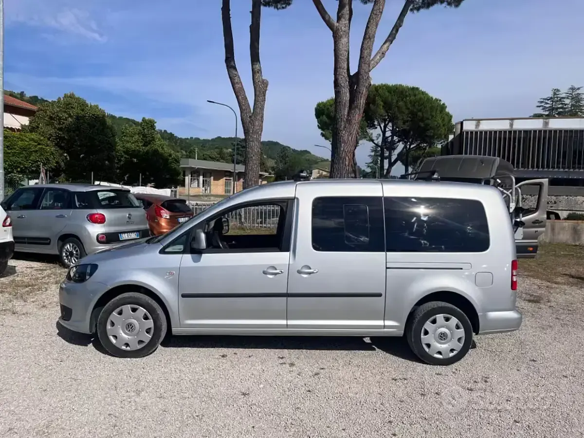 Usata VW Caddy Maxi 102 CV (75 kW) 2013 Grigio Monovolume