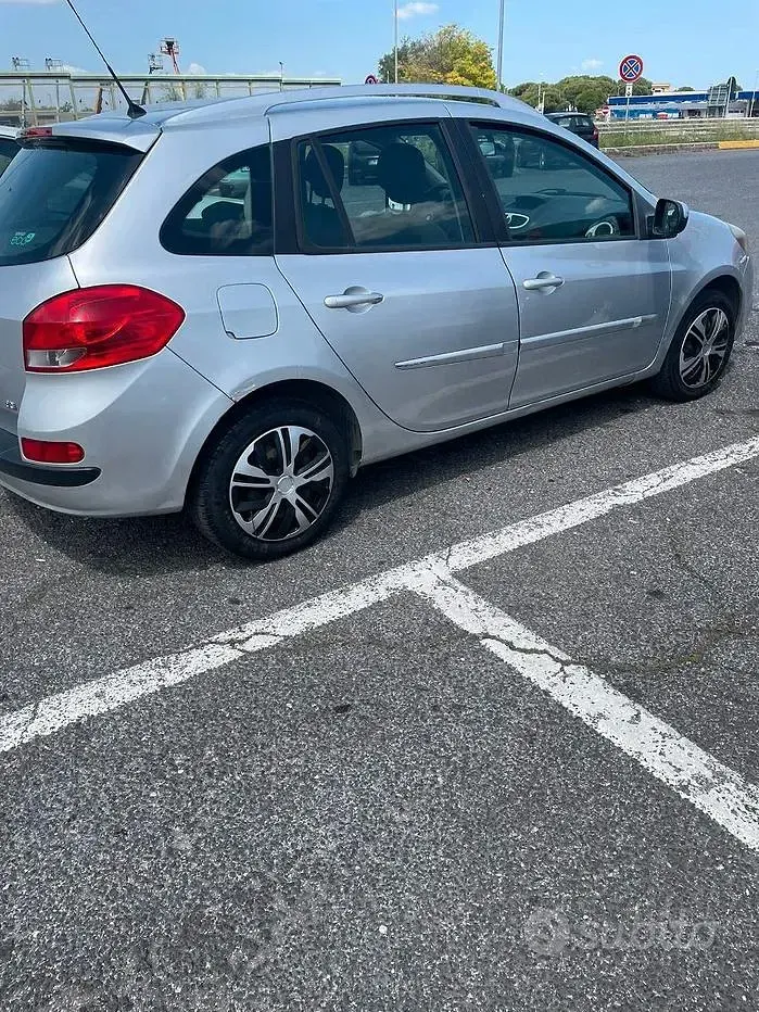 Usata Renault Clio 75 CV (55 kW) 2012 Grigio Station wagon
