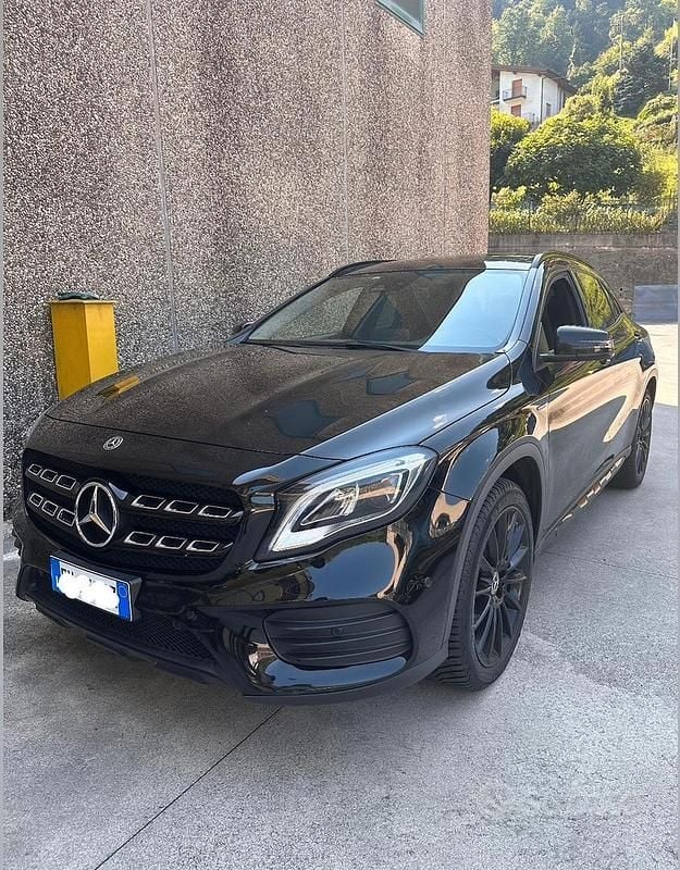 Nero Usata 2019 Mercedes GLA220 Edition SUV | 26.500 € - Immagine 1/4