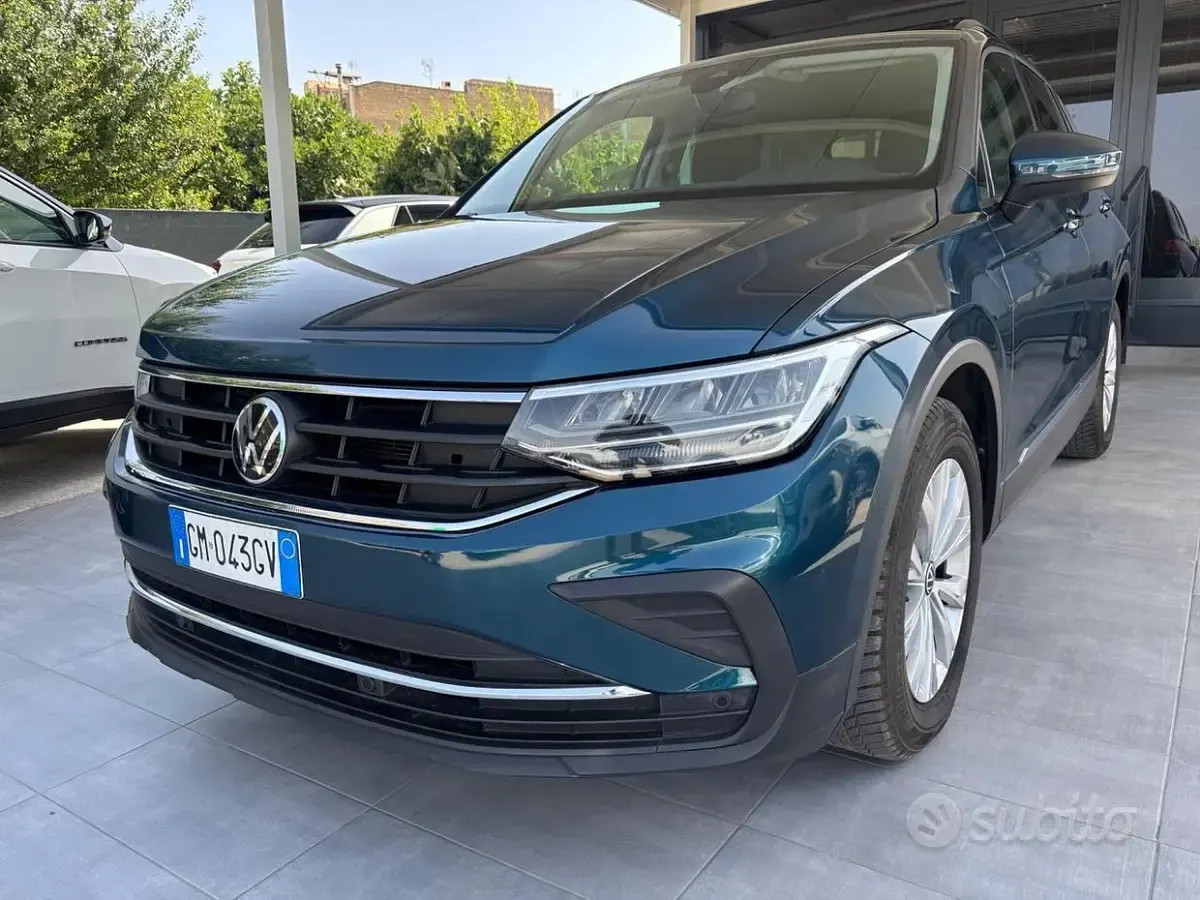 Usata VW Tiguan R-line 150 CV (110 kW) 2022 Verde SUV