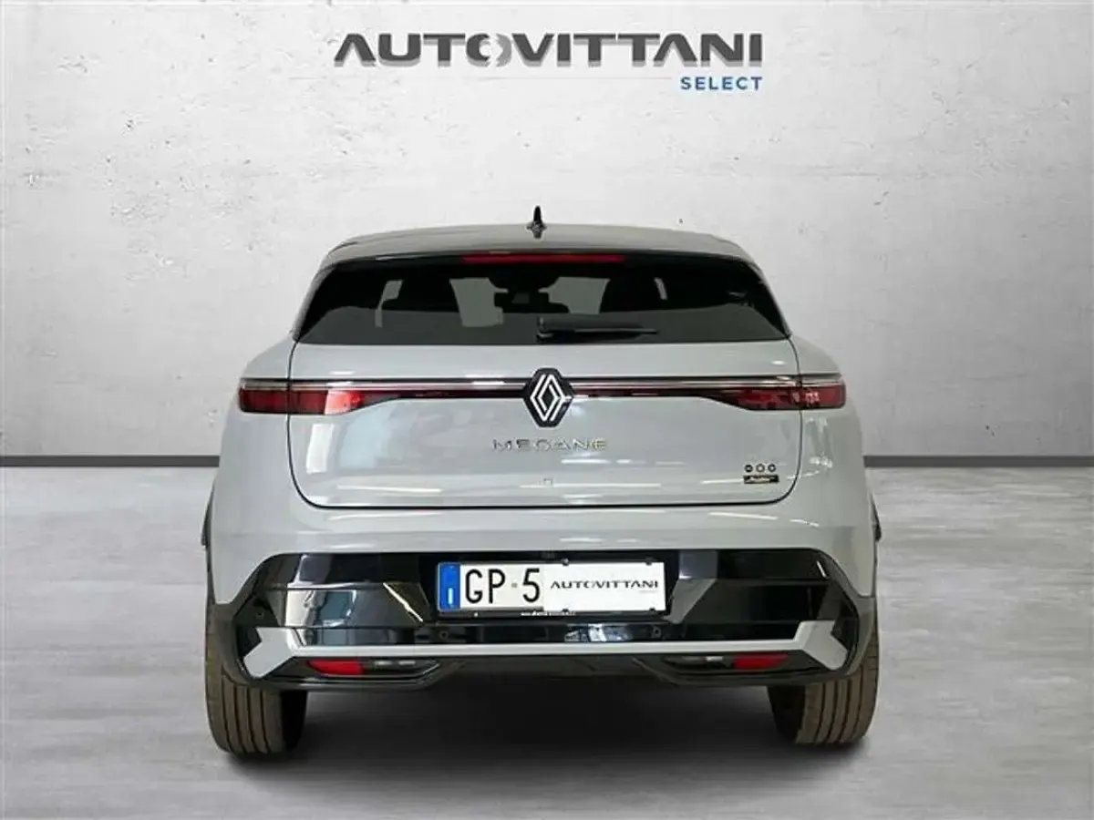 Usata Renault Megane E-Tech Techno 55 kW (75 CV) 2023 Grigio scuro Berlina