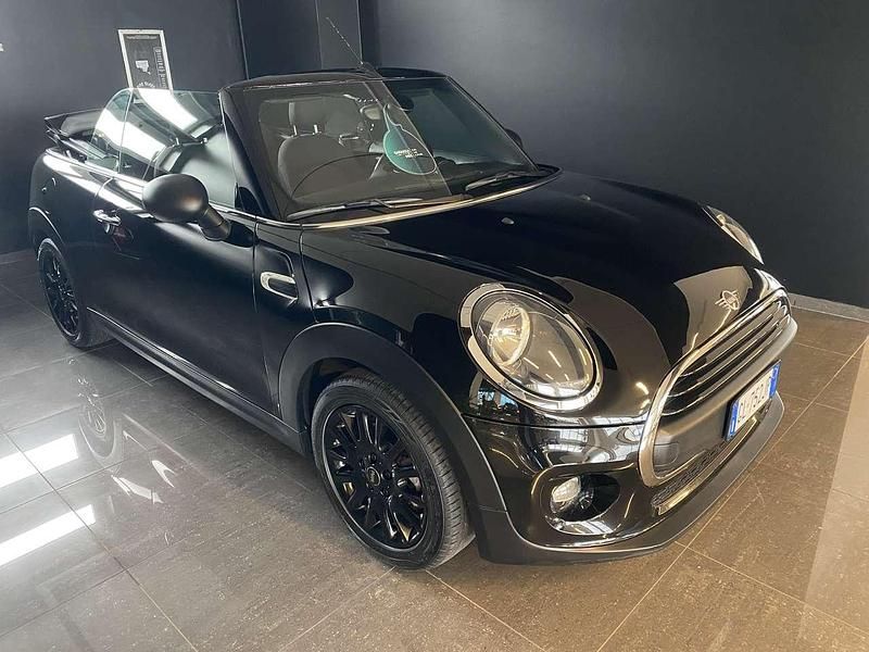Usata Mini One Cabriolet Hype 102 CV (75 kW) 2019 Nero Cabrio
