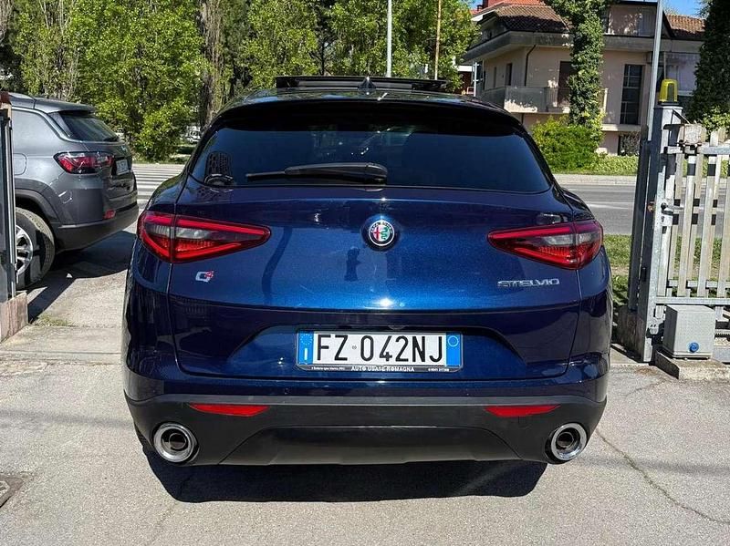 Usata Alfa Romeo Stelvio Executive 280 CV (205 kW) 2019 Blu/azzurro SUV