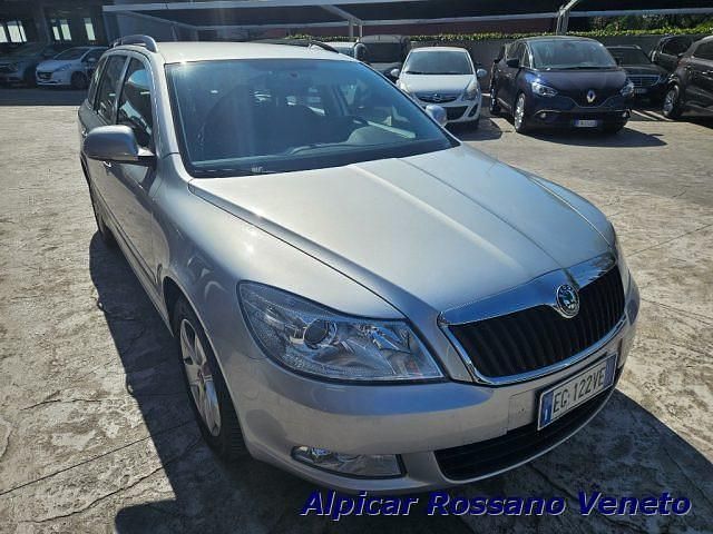 Usata Skoda Octavia Elegance 101 CV (74 kW) 2011 Grigio Station wagon
