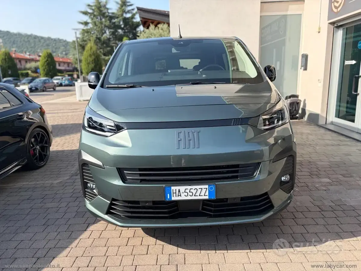Usata Fiat E-Ulysse 130 kW (177 CV) 2025 Grigio Monovolume