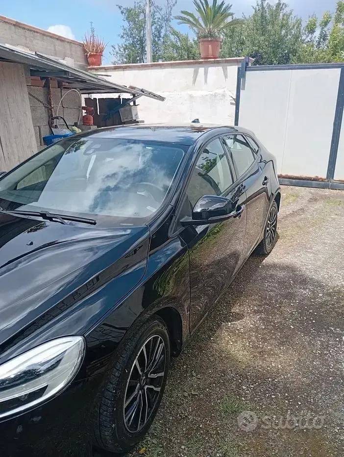 Usata Volvo V40 120 CV (88 kW) 2017 Berlina