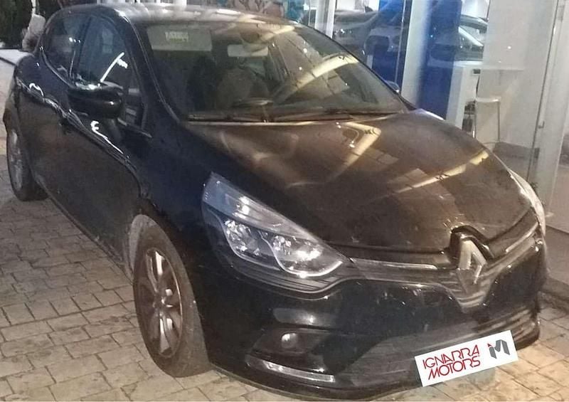 Nero Usata 2018 Renault Clio IV Tre volumi | 9100 € (Buon prezzo) - Immagine 1/3