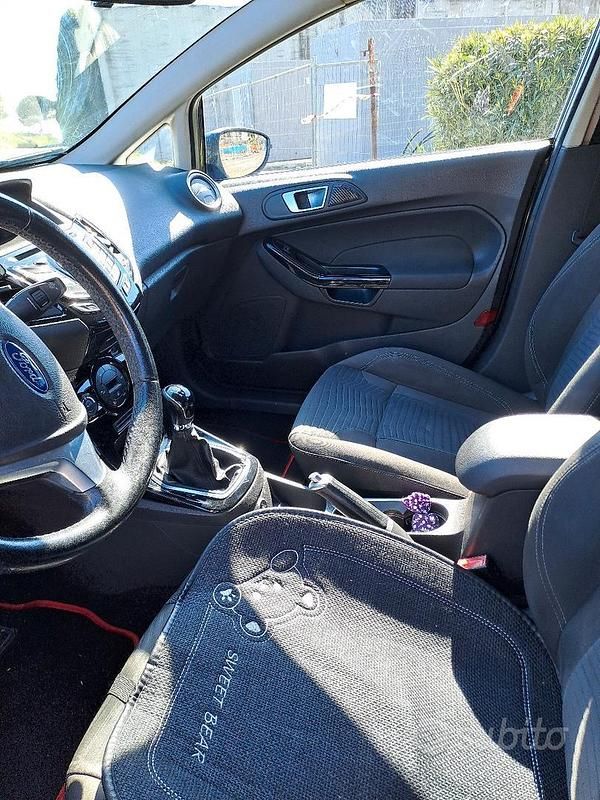Usata Ford Fiesta Titanium 96 CV (70 kW) 2013 Nero Utilitaria