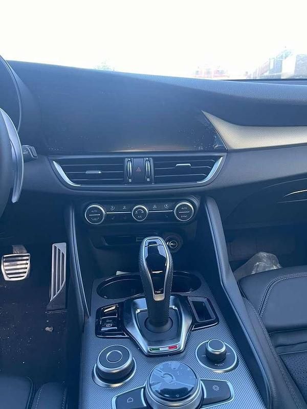 Nuova Alfa Romeo Giulia Veloce 160 CV (117 kW) 2026 Nero vulcano Berlina