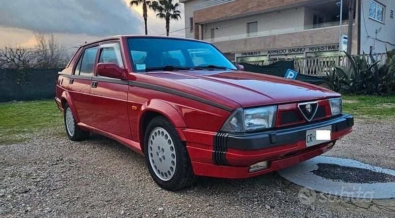 Usata Alfa Romeo 75 Quadrifoglio Verde 155 CV (114 kW) 1989 Rosso Berlina