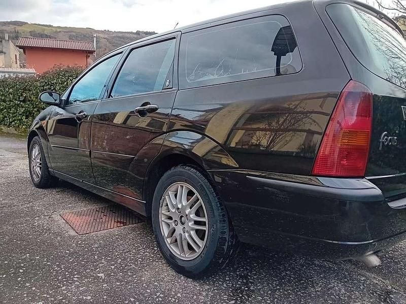Usata Ford Focus Ghia 116 CV (85 kW) 2002 Station wagon
