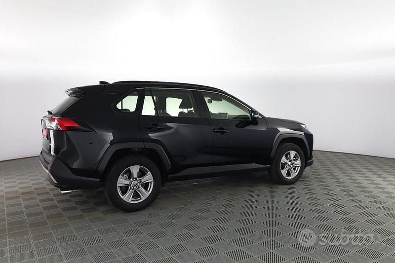 Usata Toyota RAV4 Hybrid Active 218 CV (160 kW) 2022 Nero SUV