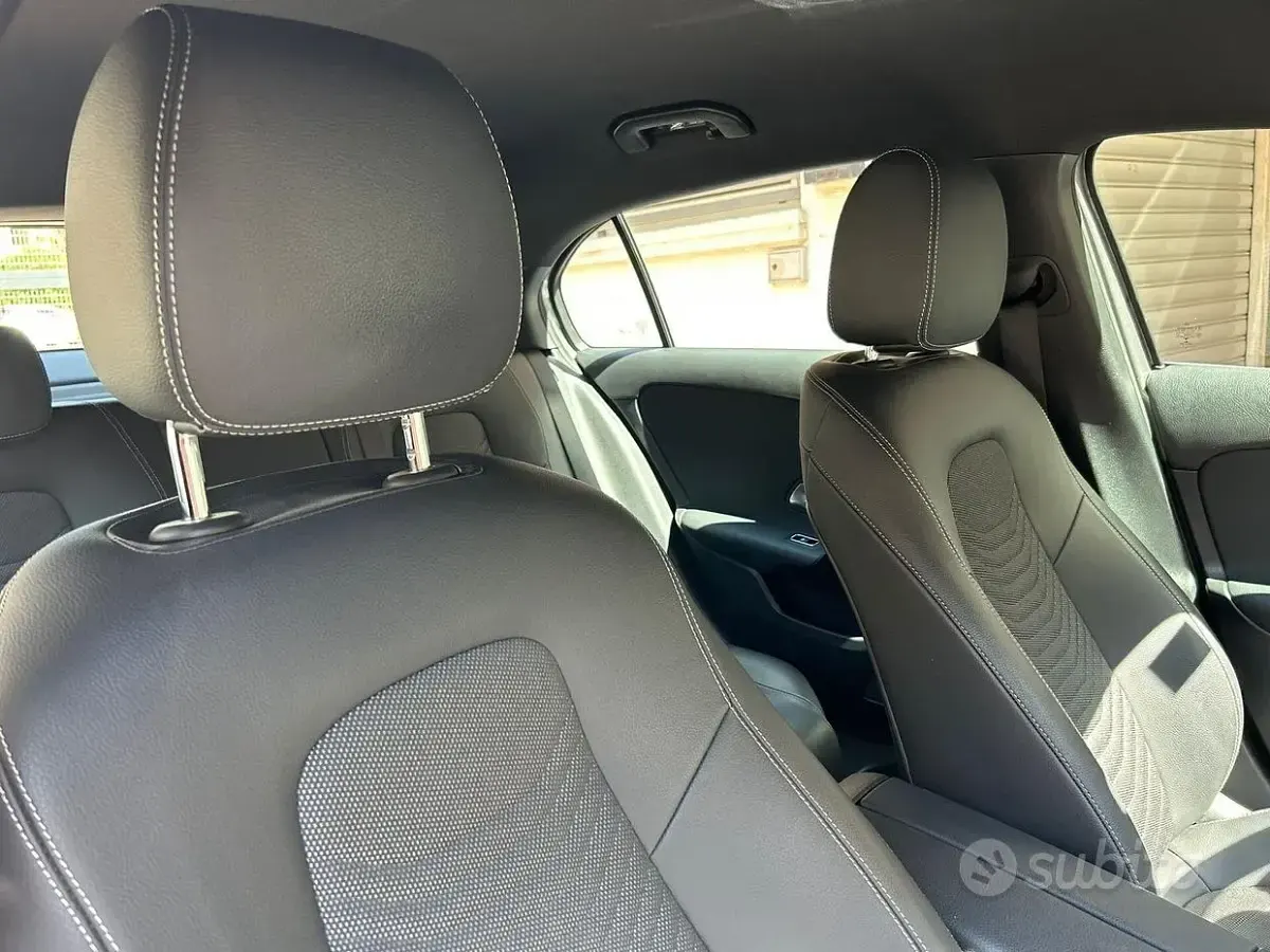 Usata Mercedes A180 Executive 116 CV (85 kW) 2020 Grigio Berlina