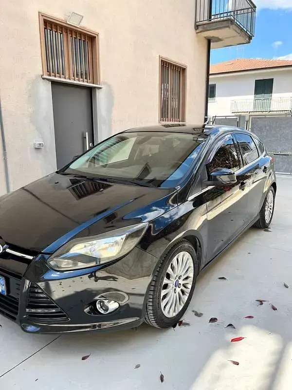 Usata Ford Focus Titanium 116 CV (85 kW) 2011 Nero Berlina