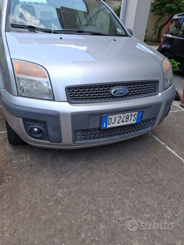 Usata Ford Fusion 68 CV (50 kW) 2007 Grigio Berlina