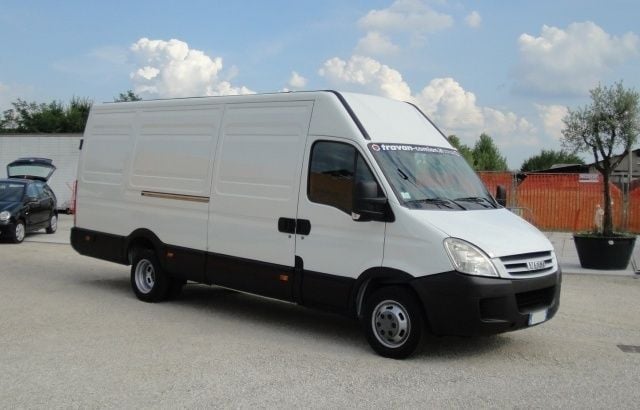 Bianco pastello Usata 2007 Iveco Daily Furgone | 12.490 € (Ottimo prezzo) - Immagine 1/4