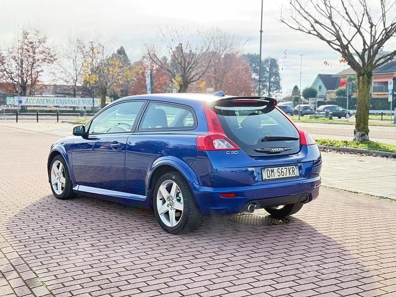 Usata Volvo C30 Summum 125 CV (91 kW) 2007 Blu Utilitaria