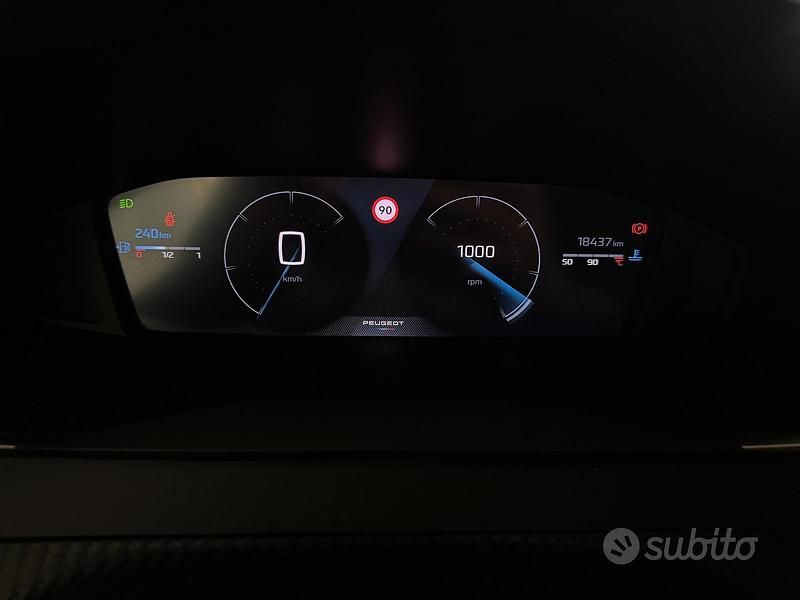 Usata Peugeot 208 Allure 101 CV (74 kW) 2025 Grigio Utilitaria