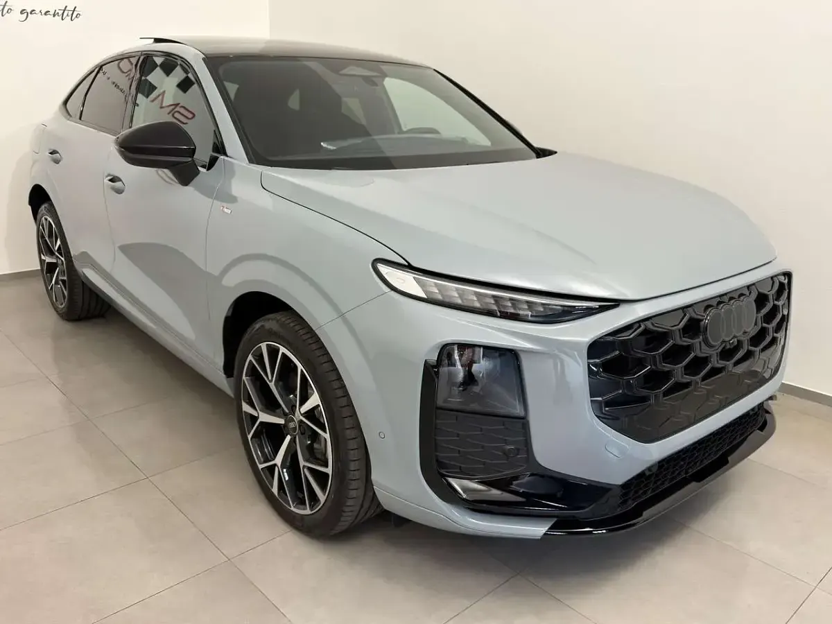 Nuova Audi Q3 Sportback S-Line 150 CV (110 kW) 2026 Grigio freccia SUV