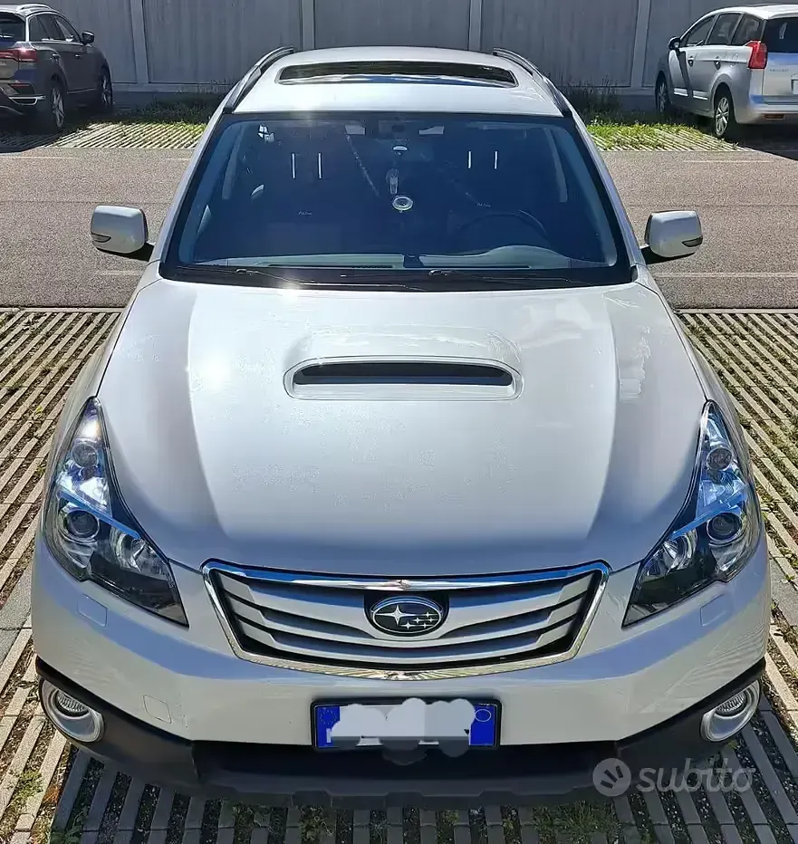 Usata Subaru Outback 150 CV (110 kW) 2010 Bianco Station wagon