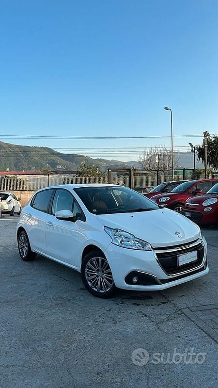 Bianco Usata 2020 Peugeot 208 Utilitaria | 7500 € (Super prezzo) - Immagine 1/4