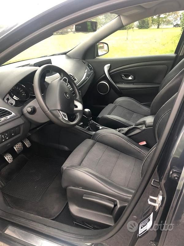 Usata Renault Mégane 110 CV (80 kW) 2011 Berlina