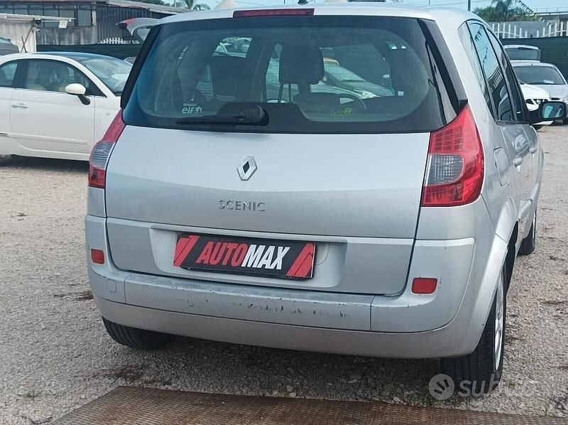 Usata Renault Scénic III Dynamique 110 CV (80 kW) 2009 Grigio Monovolume