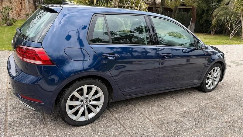 Usata VW Golf VII Executive 116 CV (85 kW) 2018 Blu Berlina