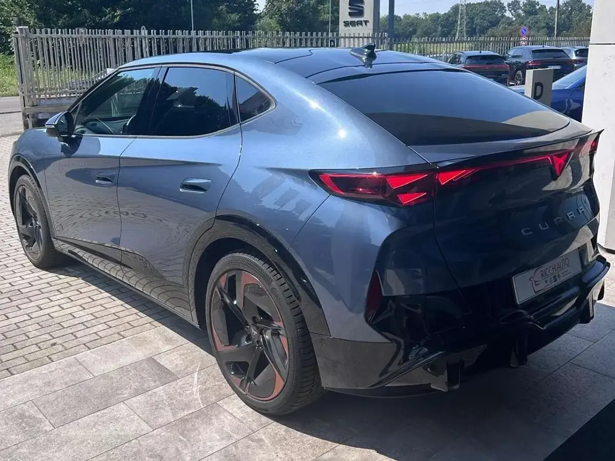 Usata Cupra Tavascan VZ 77 kW (105 CV) 2024 Blu/azzurro SUV