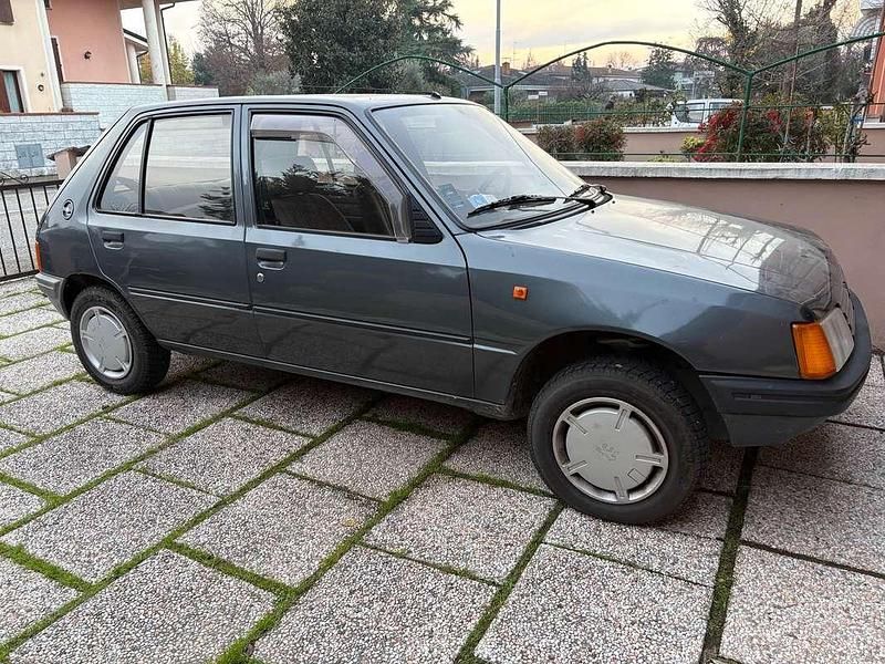 Usata Peugeot 205 54 CV (39 kW) 1994 Grigio Berlina