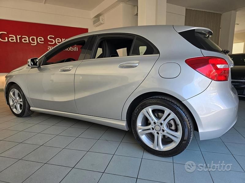 Usata Mercedes A180 109 CV (80 kW) 2012 Grigio Berlina