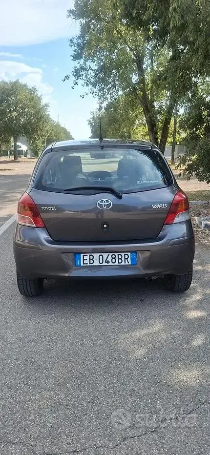 Usata Toyota Yaris 65 CV (47 kW) 2010 Utilitaria