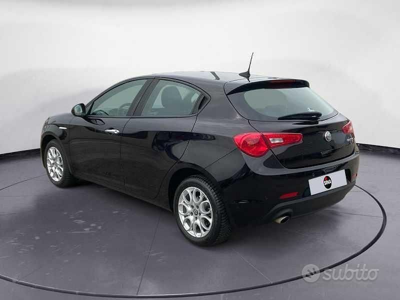 Second-hand Alfa Romeo Giulietta Tech Edition 120 CP (88 kW) 2019 Negru Hatchback