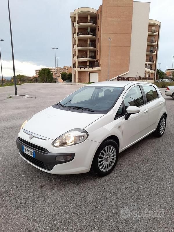 Usata Fiat Punto Evo 75 CV (55 kW) 2009 Bianco Utilitaria