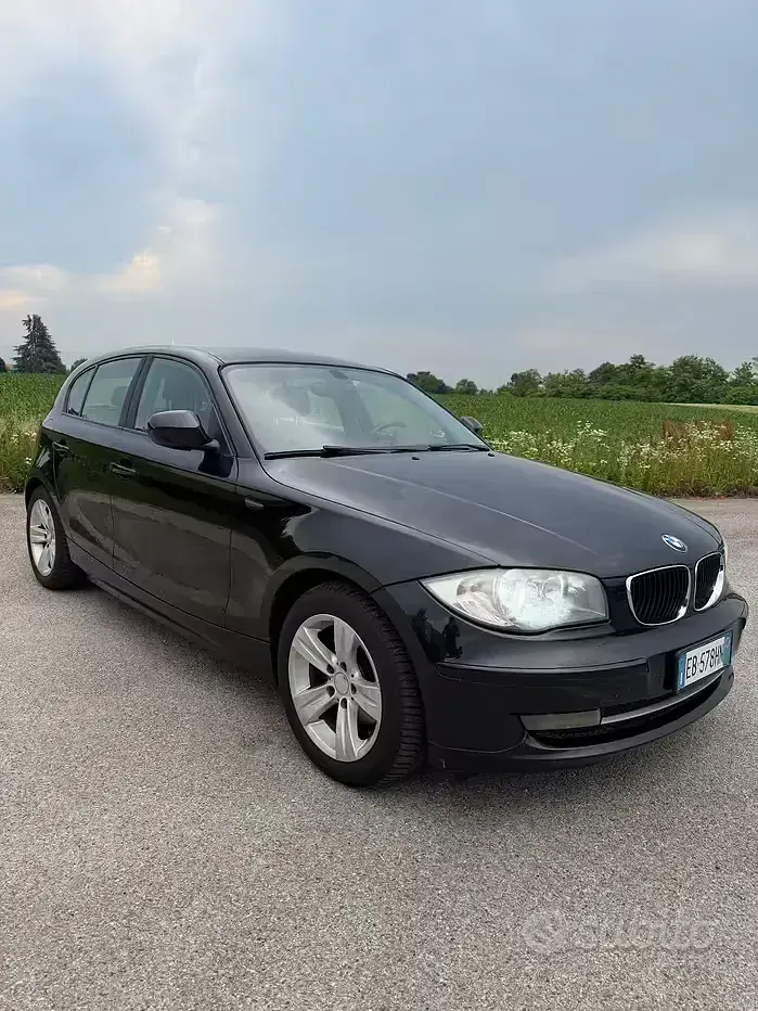 Usata BMW 118 143 CV (105 kW) 2010 Nero Utilitaria