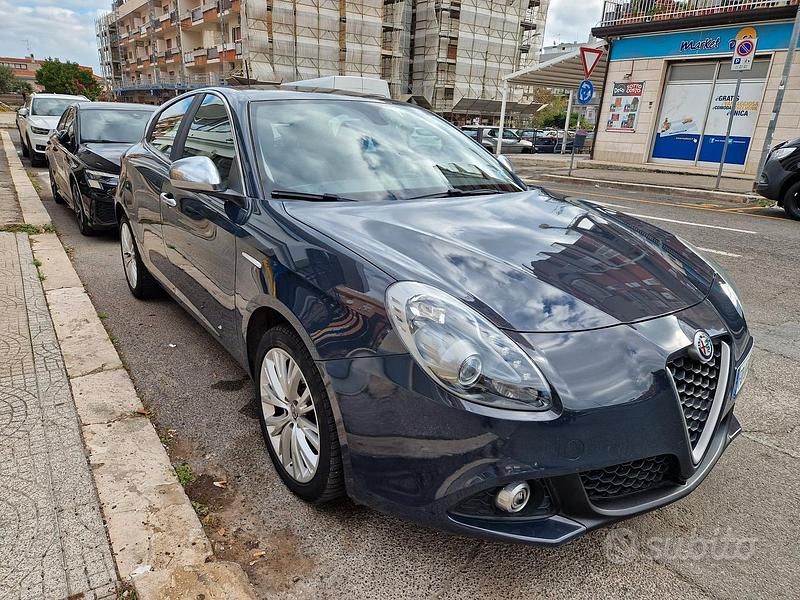 Grigio Usata 2016 Alfa Romeo Giulietta Super Tre volumi | 12.900 € - Immagine 1/4