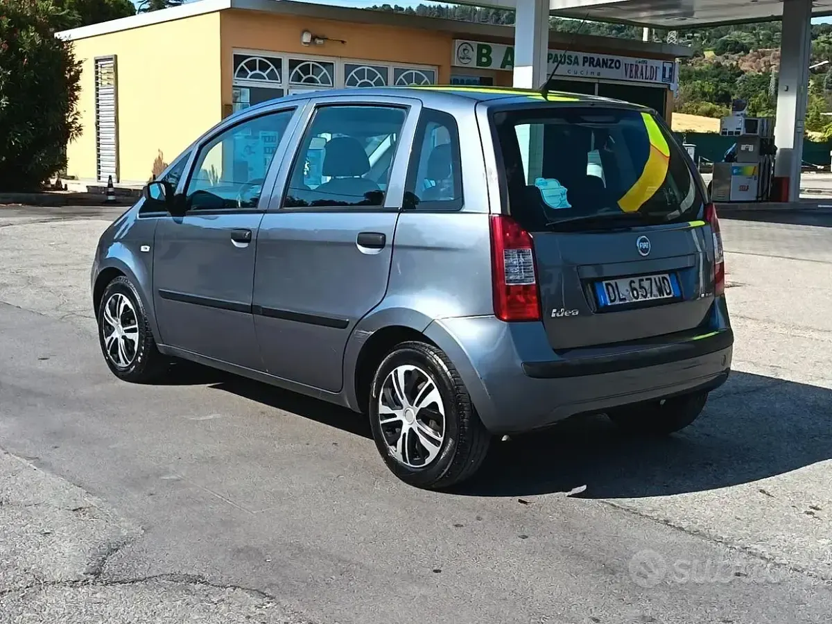 Usata Fiat Idea 69 CV (50 kW) 2008 Grigio Monovolume