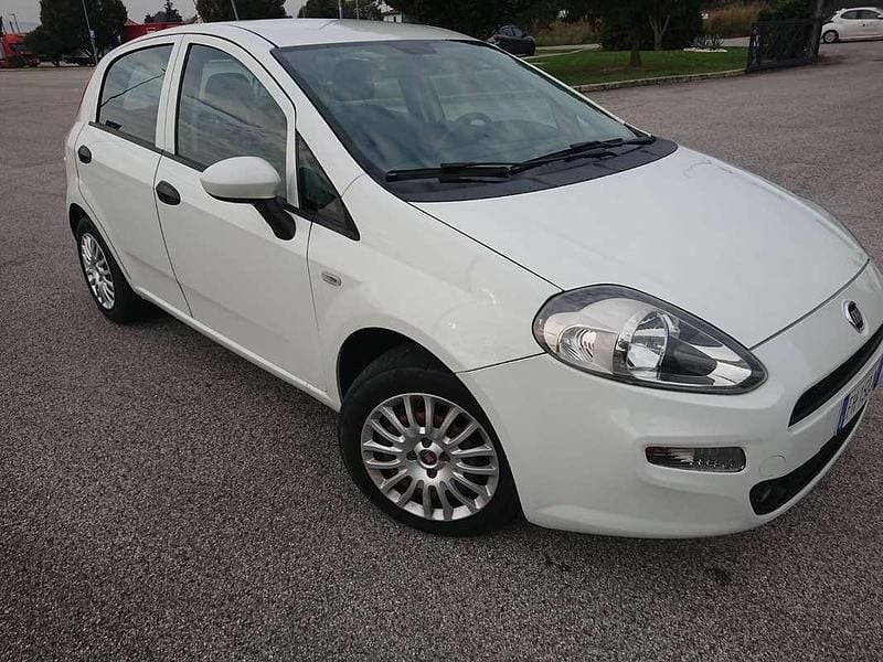 Usata 2017 Fiat Punto Street Berlina | 4850 € (Ottimo prezzo) - Immagine 1/4