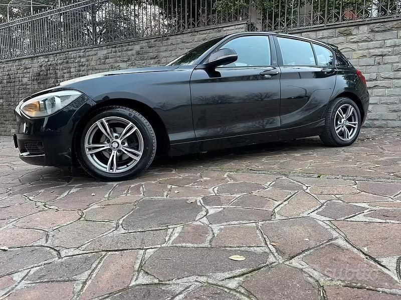 Usata BMW 116 Sport Line 143 CV (105 kW) 2013 Nero Utilitaria