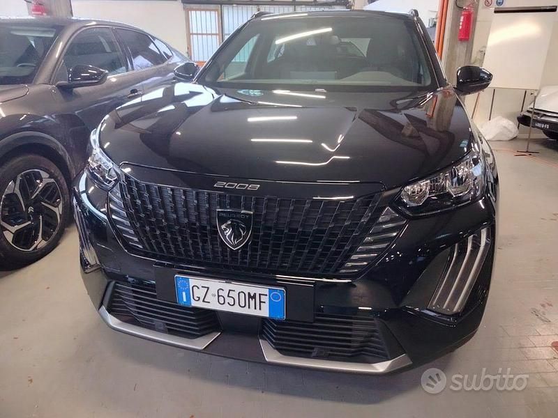 Usata Peugeot 2008 Allure 101 CV (74 kW) 2025 Nero SUV