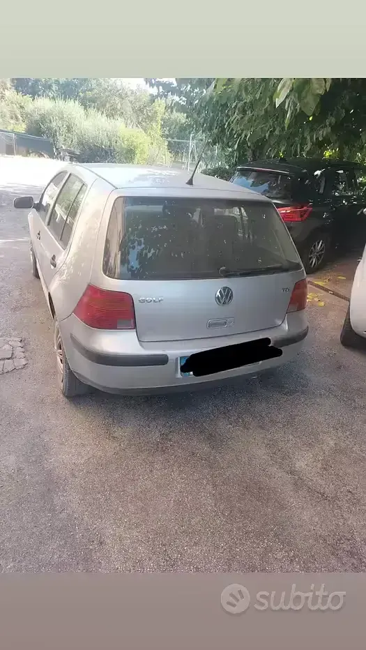 Usata VW Golf IV 110 CV (80 kW) 2001 Berlina