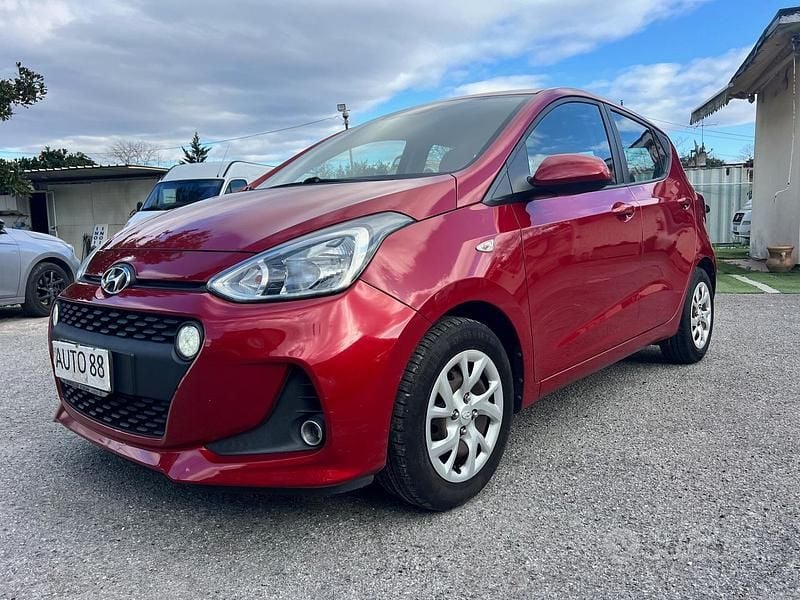 Usata Hyundai i10 Style 66 CV (48 kW) 2018 Rosso Utilitaria