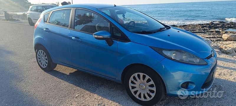 Usata Ford Fiesta 2010 Blu Utilitaria