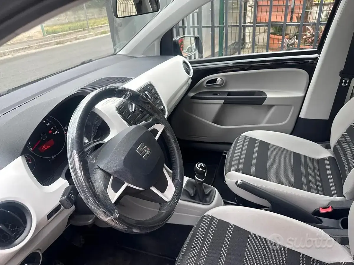 Usata Seat Mii Style 75 CV (55 kW) 2014 Nero Utilitaria