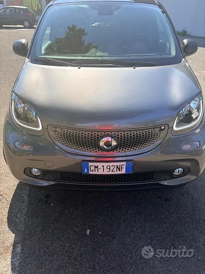 Usata Smart ForFour 90 CV (66 kW) 2017 Grigio Utilitaria