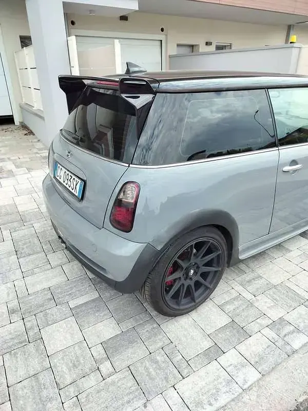 Usata Mini Cooper S 185 CV (136 kW) 2003 Grigio Utilitaria